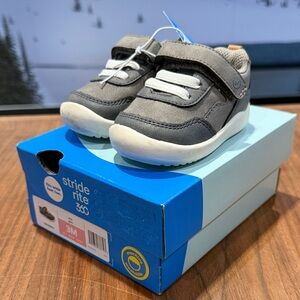 Stride Rite Gray and White Toddler Sneakers. Size 3